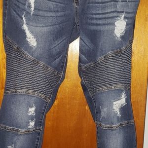 Judy Blue Motto distressed jeans